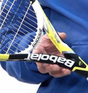 Babolat Aeropro Team : la meilleure raquette pour bien débuter au tennis principale